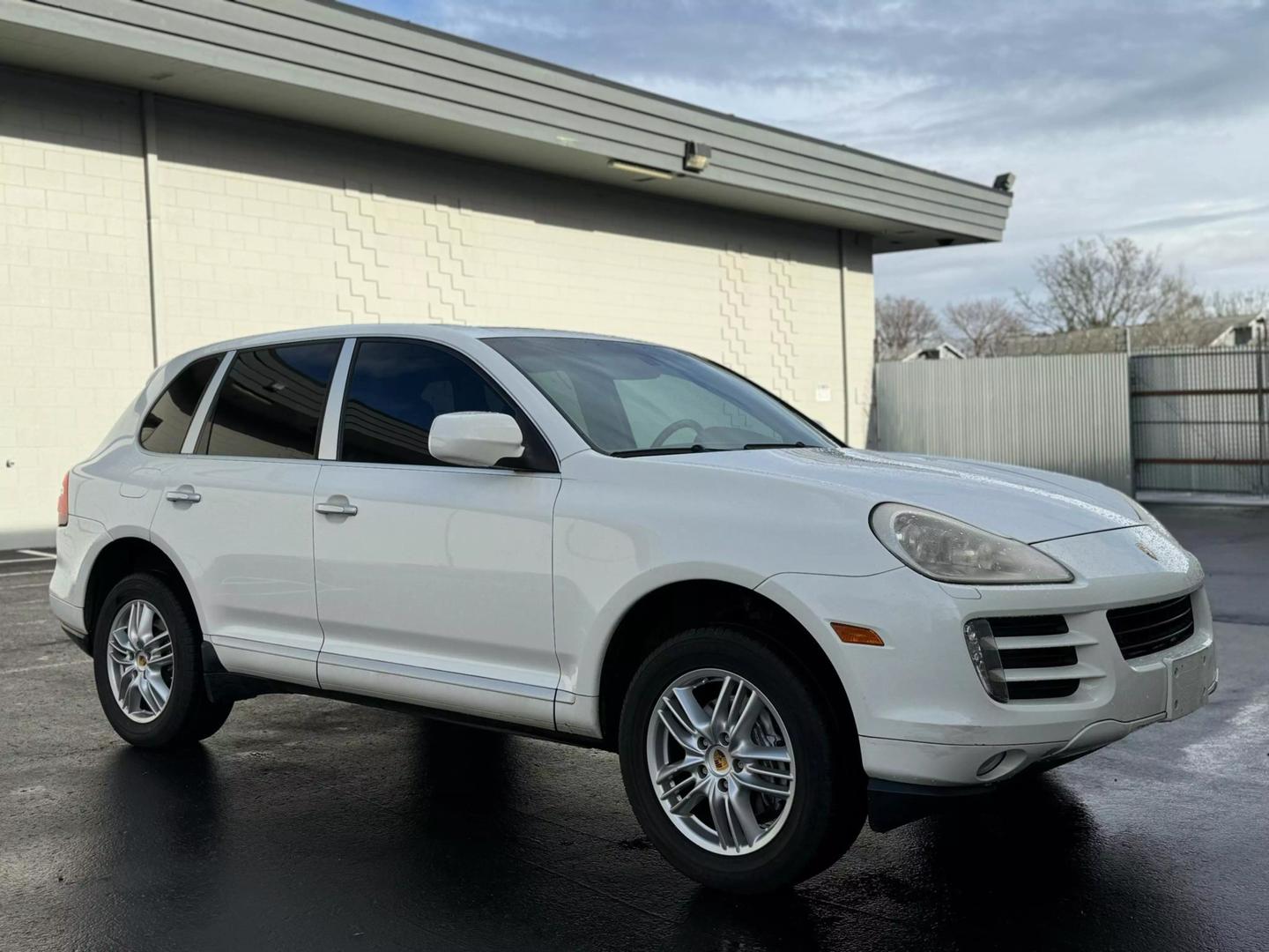 2008 Porsche Cayenne Base photo 3