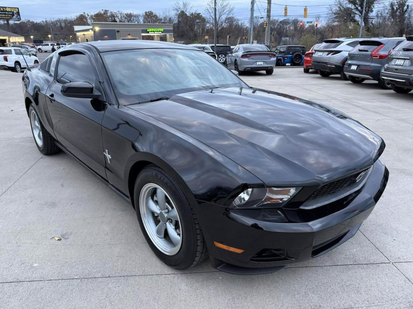 2011 Ford Mustang V6 photo 7