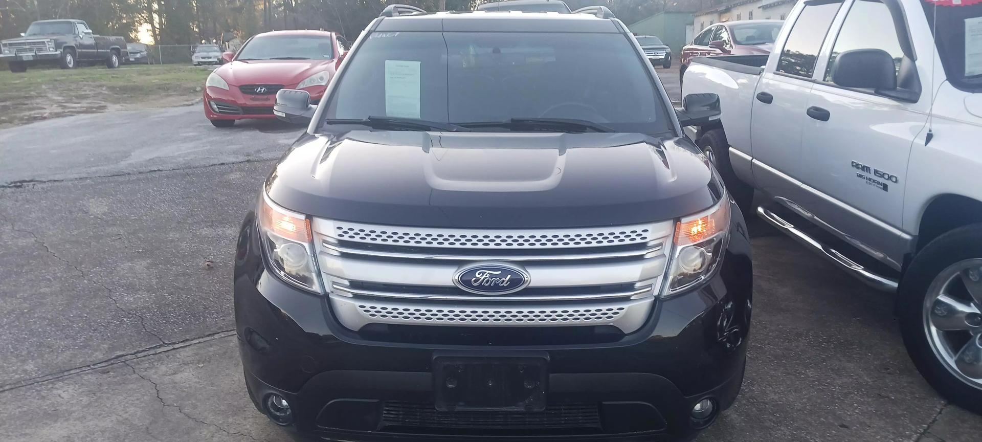 2013 Ford Explorer XLT photo 2