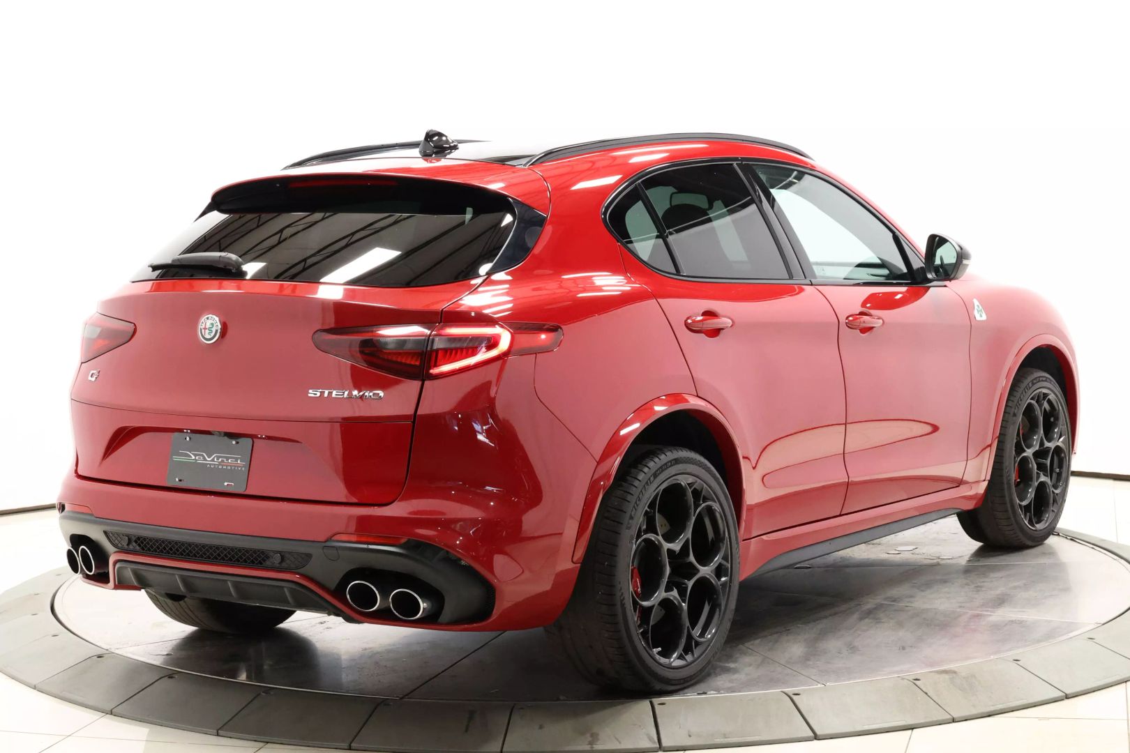 2022 Alfa Romeo Stelvio - Image 4