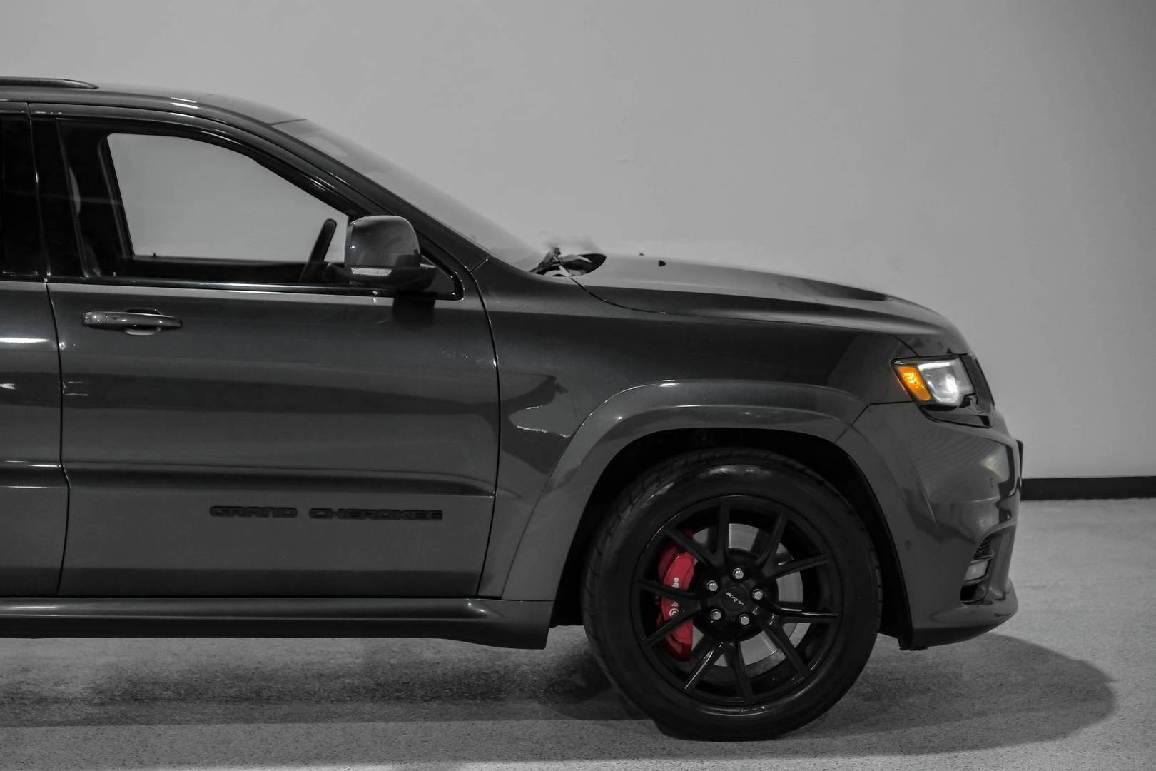 2018 Jeep Grand Cherokee SRT photo 17