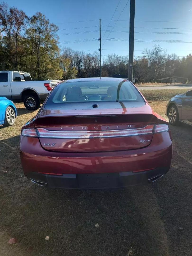 2014 Lincoln MKZ Base photo 3