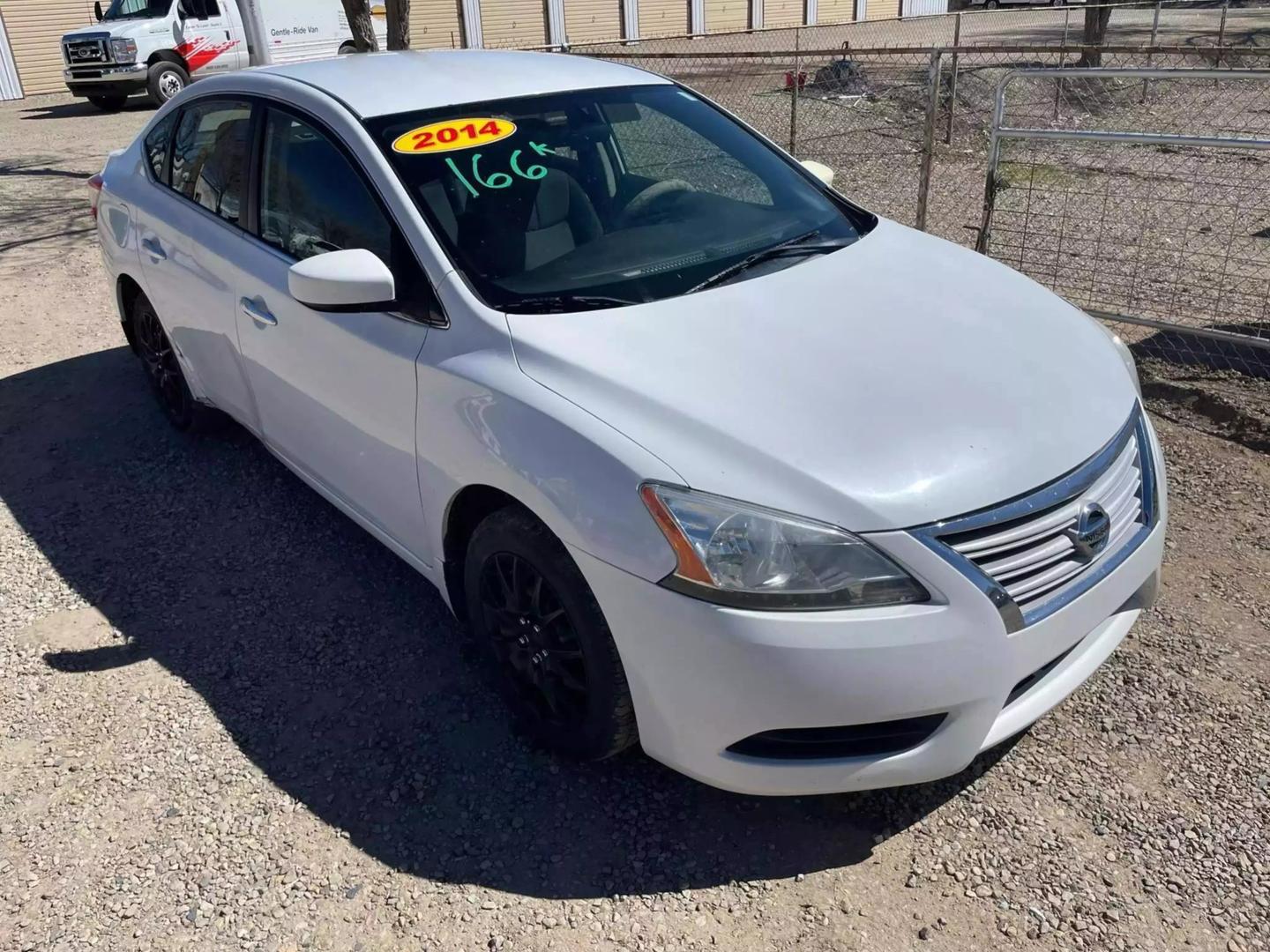 2014 Nissan Sentra S photo 2