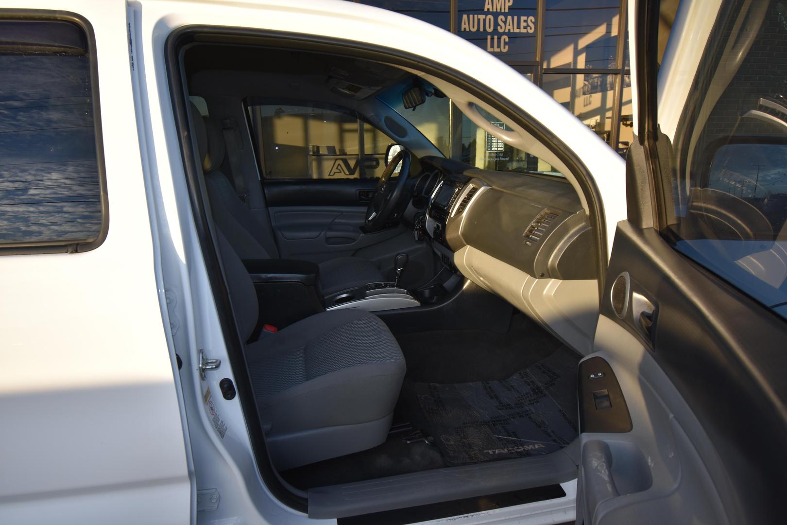 2014 Toyota Tacoma Base photo 17