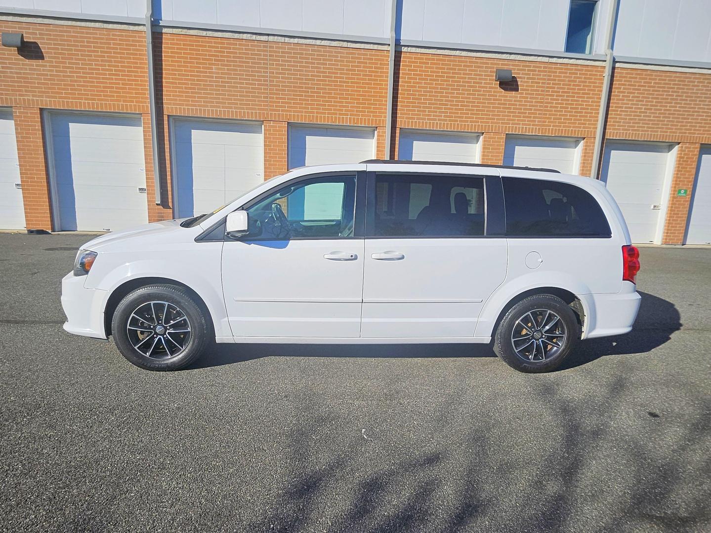 2017 Dodge Grand Caravan GT photo 4