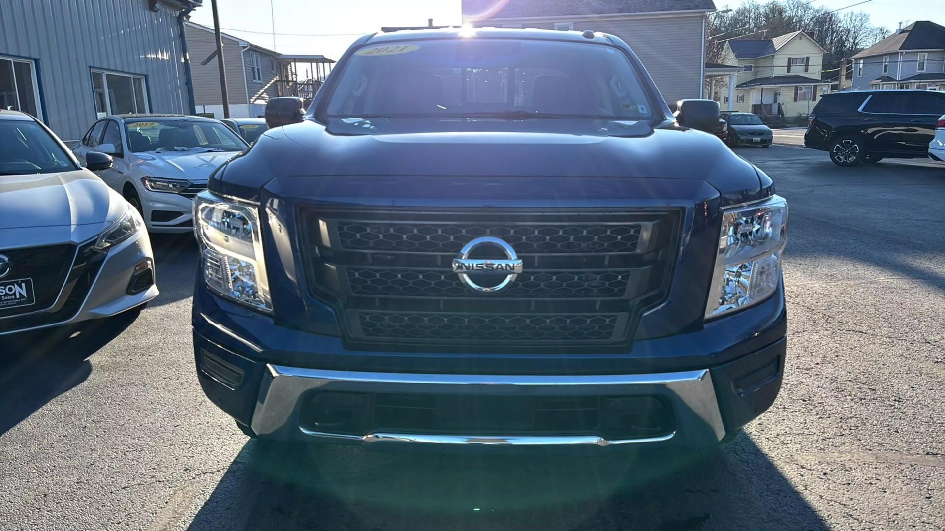 2021 Nissan Titan SV photo 2