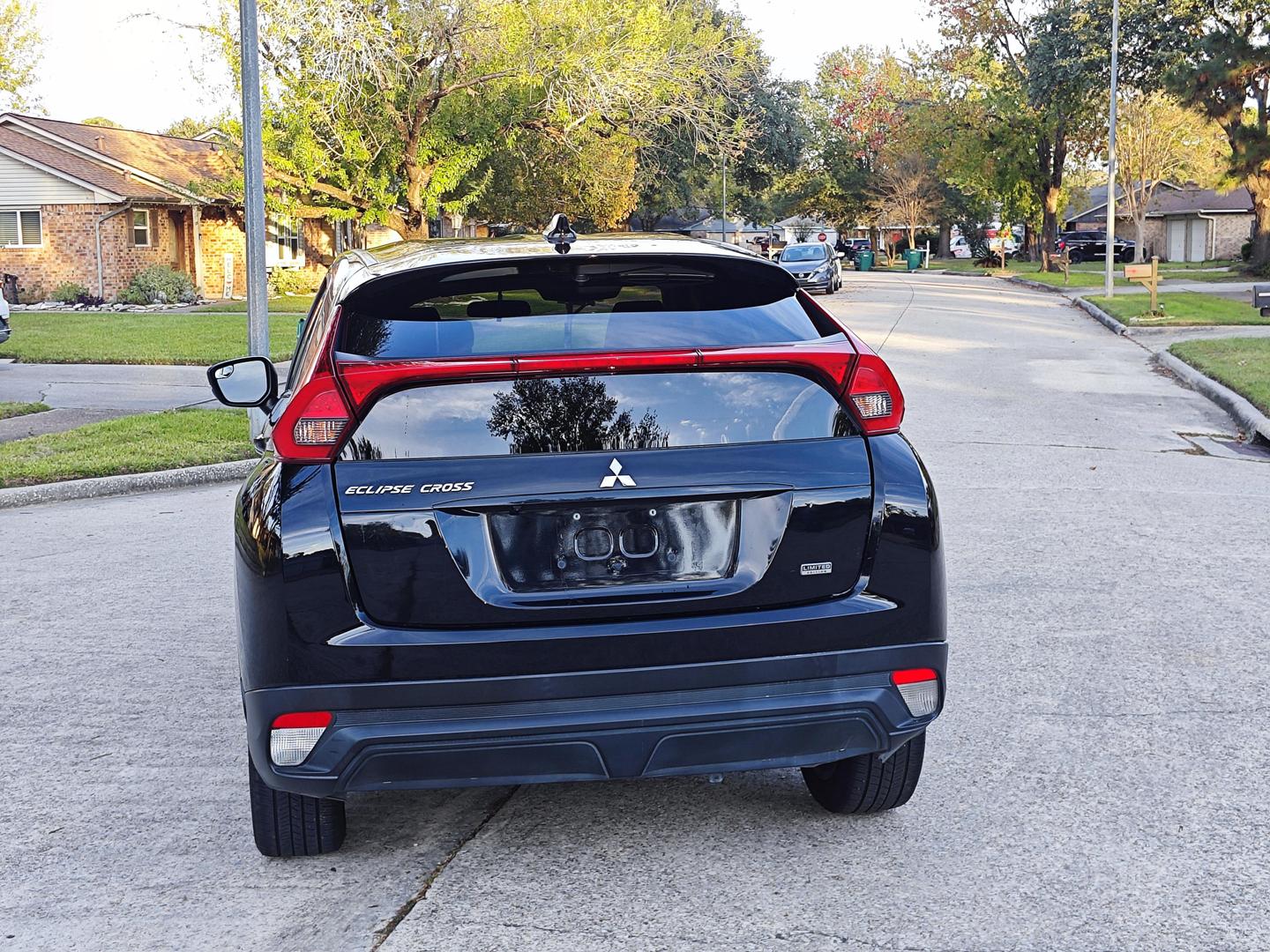 2020 Mitsubishi Eclipse Cross LE photo 5