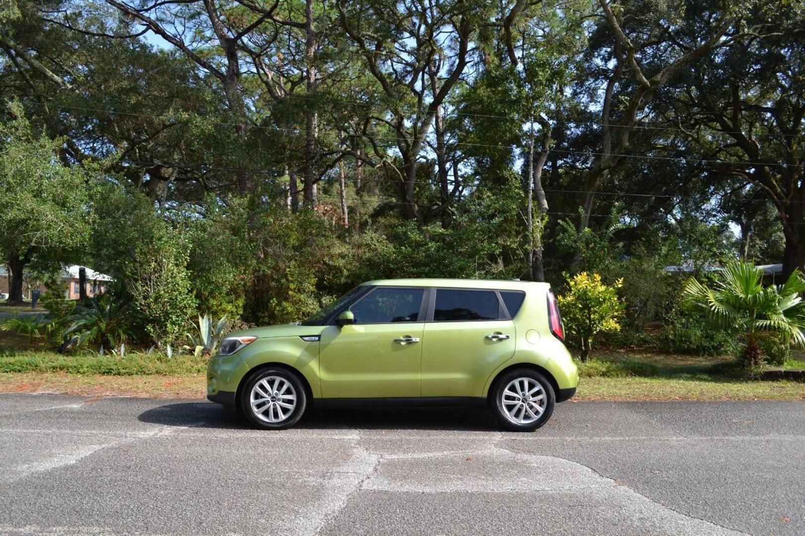 2017 Kia Soul + photo 32