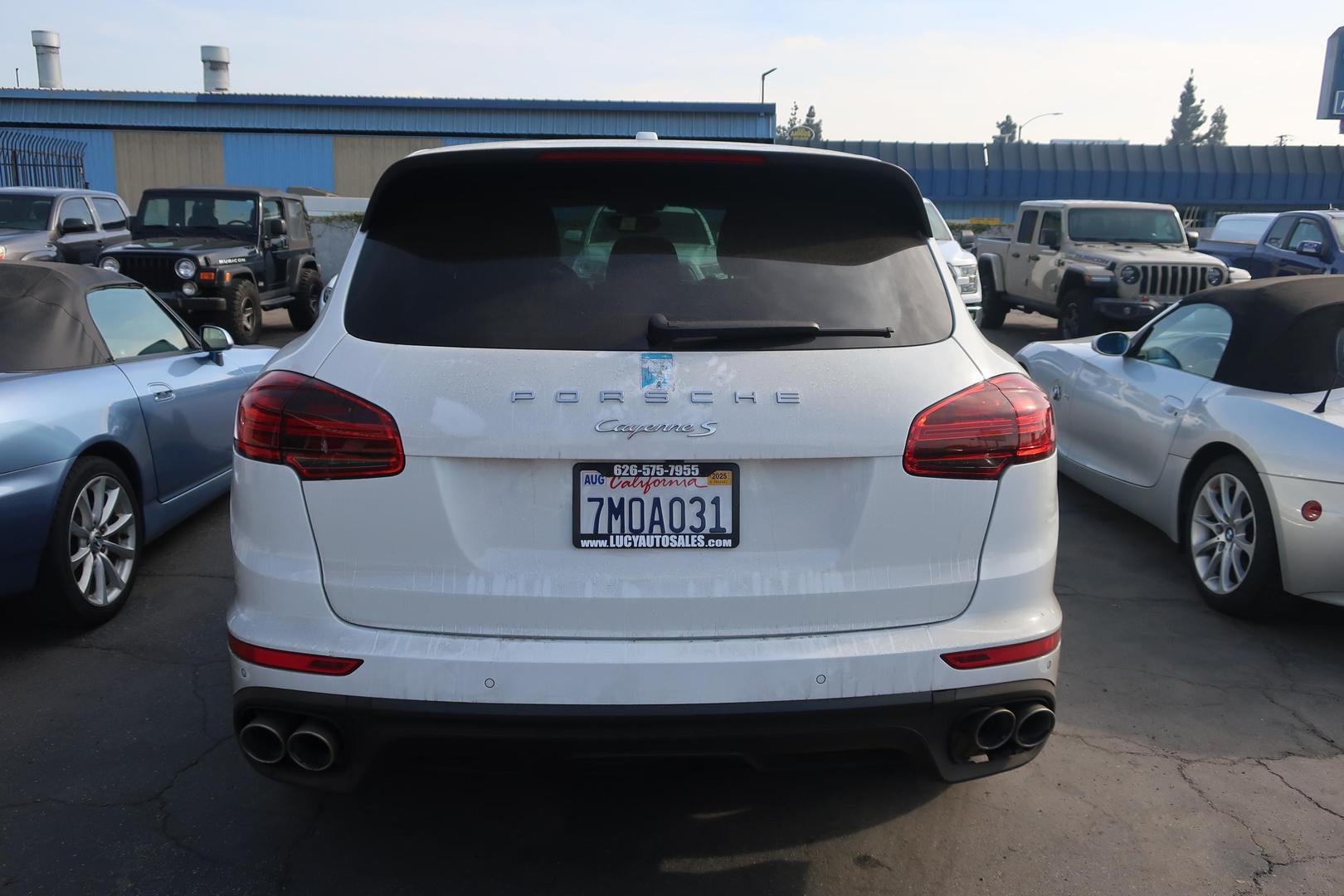 2016 Porsche Cayenne S photo 6