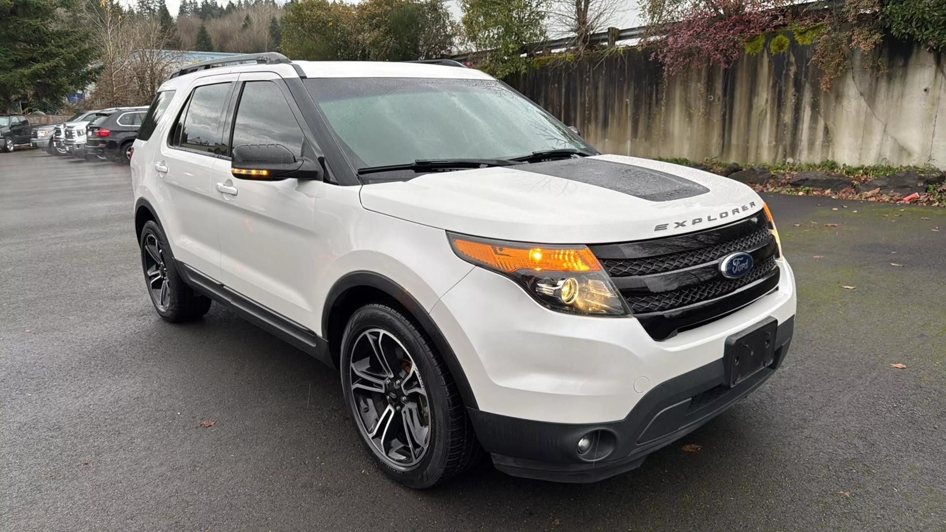 Ford Explorer's photo