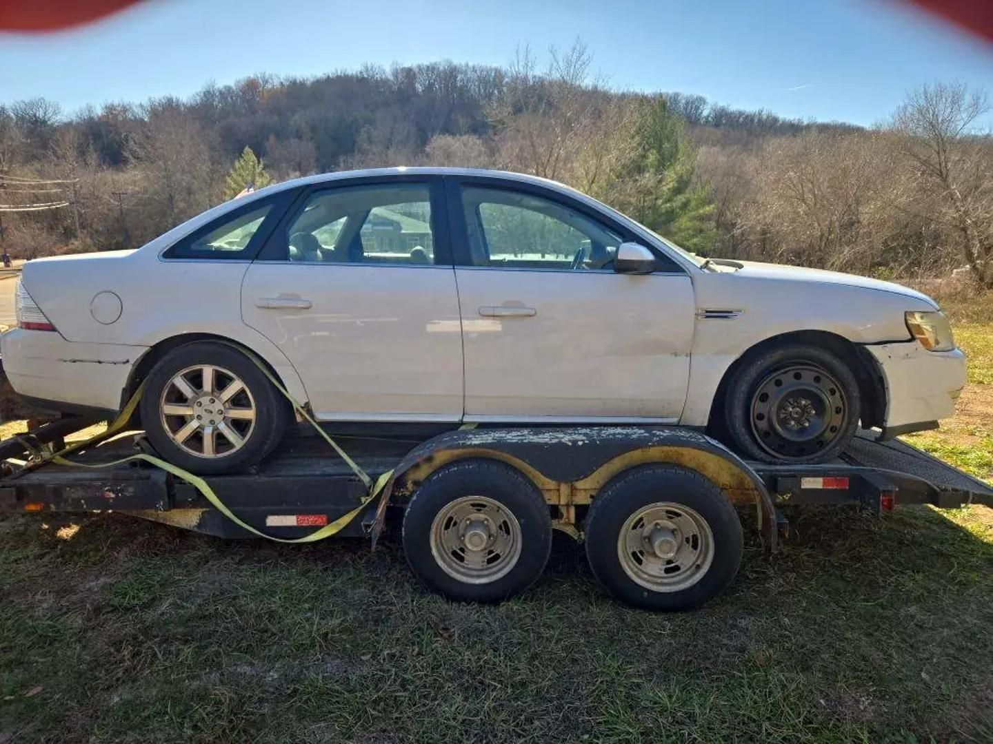 2008 Ford Taurus SEL photo 5