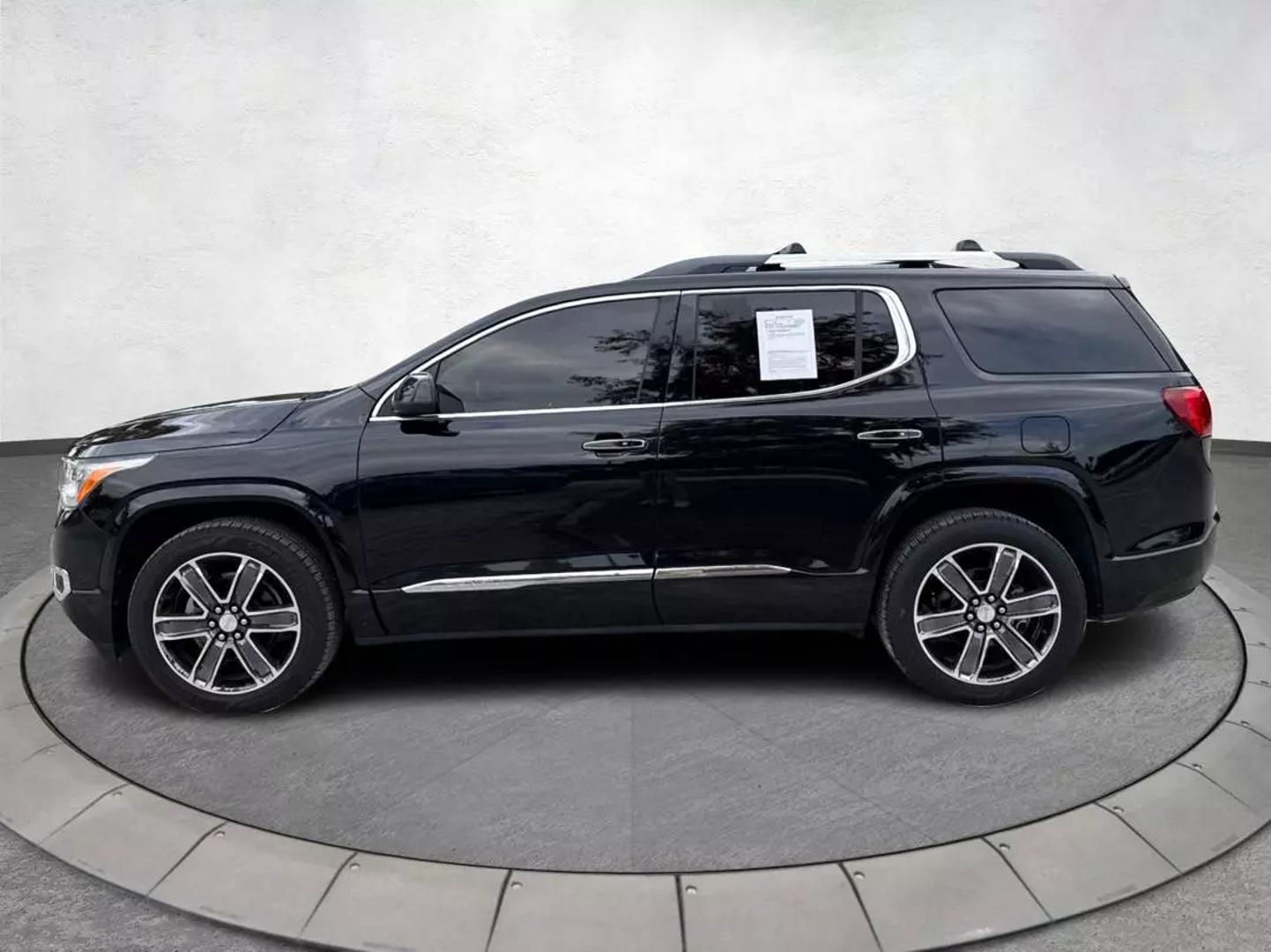 2017 GMC Acadia Denali photo 6