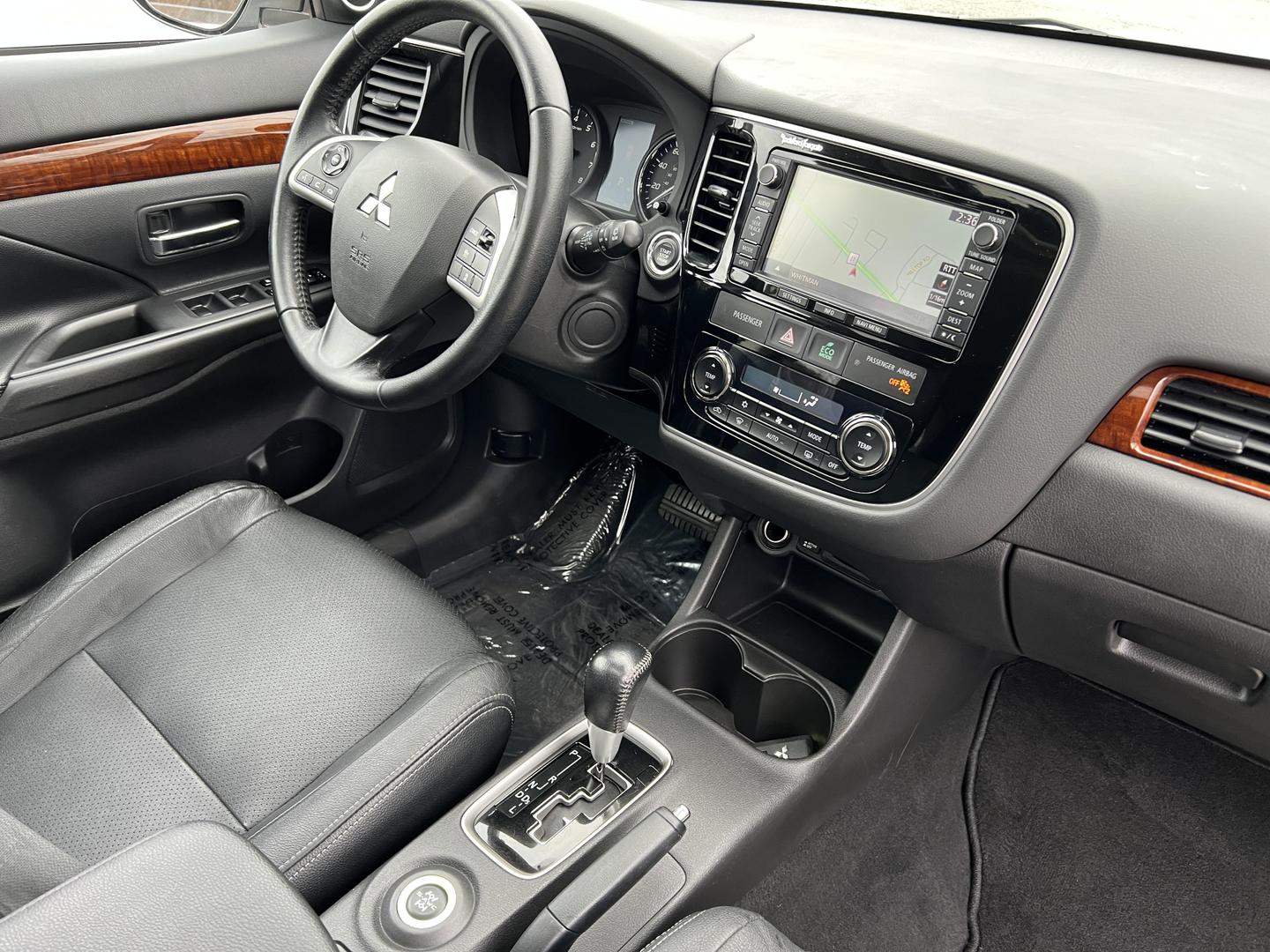 2015 Mitsubishi Outlander SE photo 36