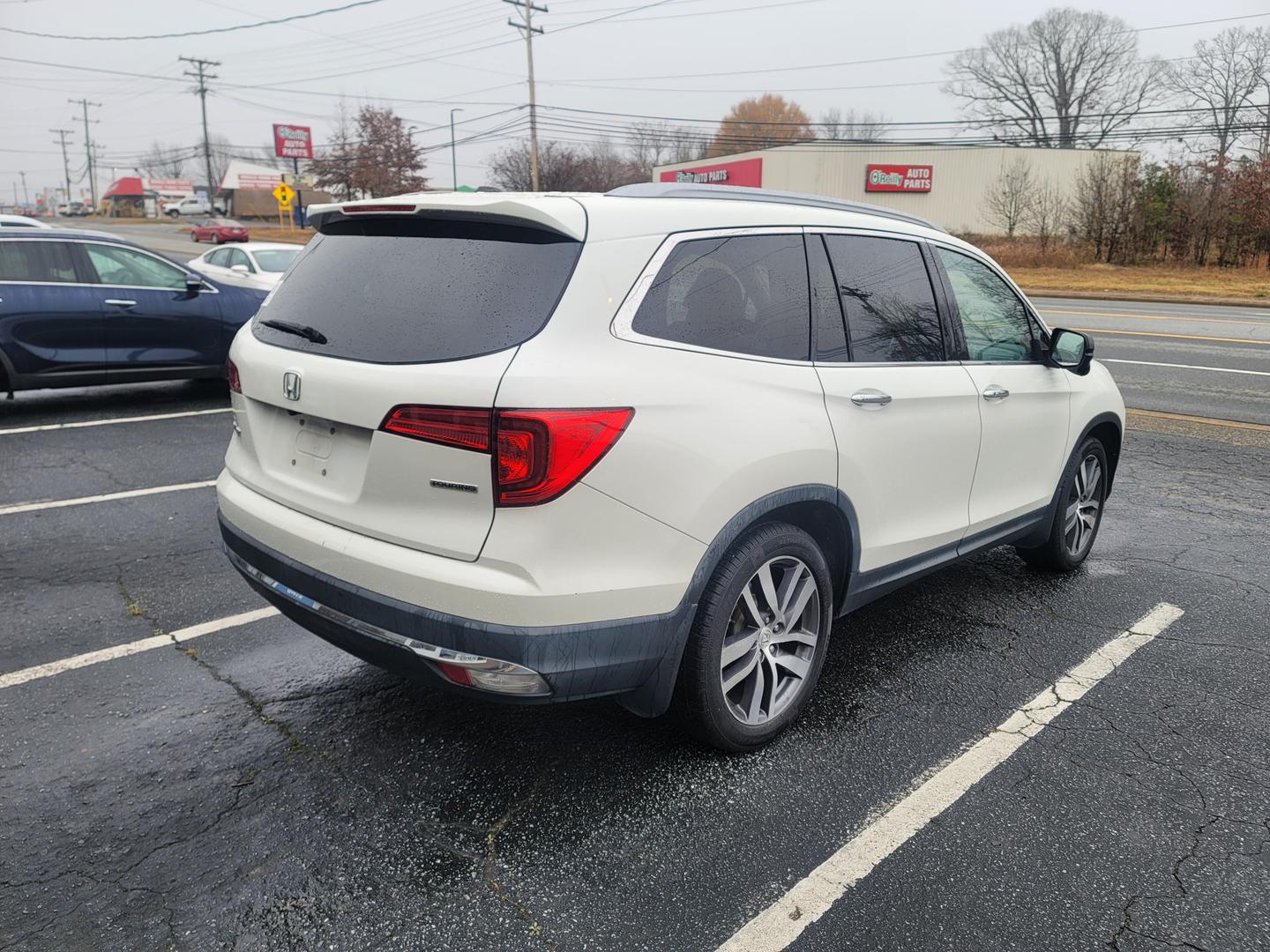 2017 Honda Pilot Touring photo 6