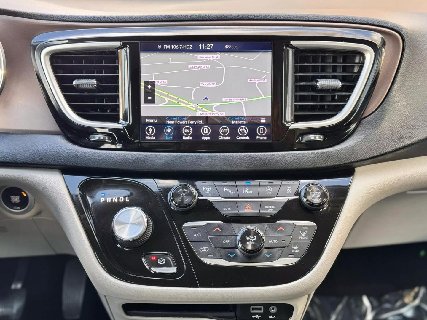 2018 Chrysler Pacifica Touring L photo 19