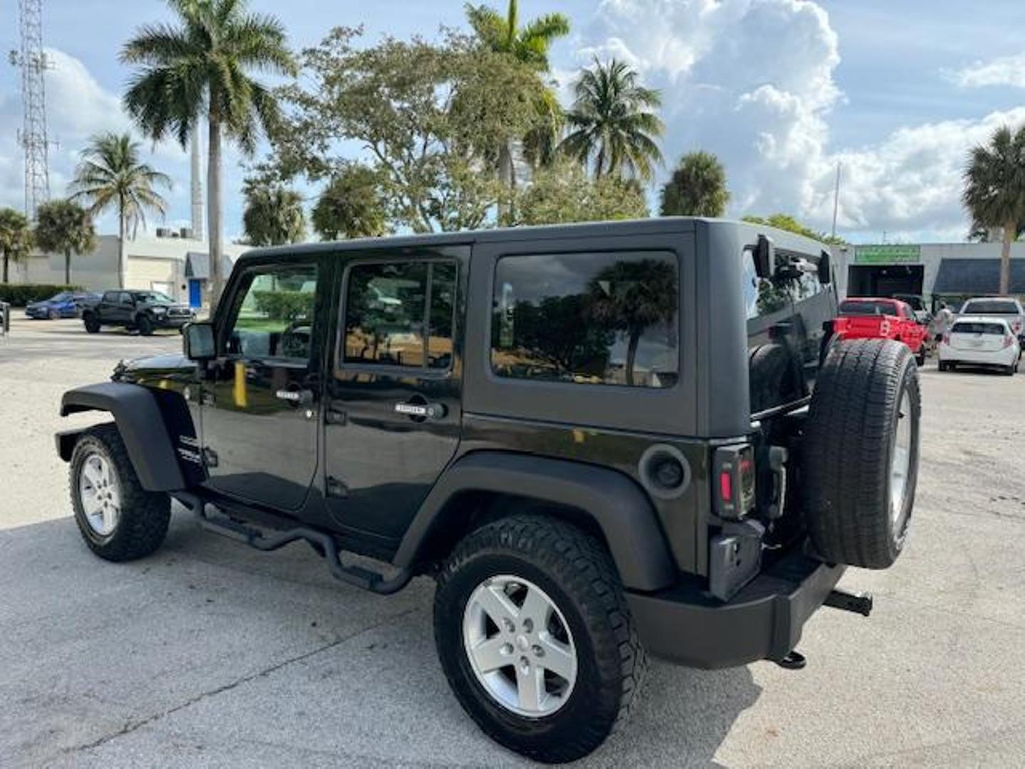 2015 Jeep Wrangler Unlimited Sport photo 9