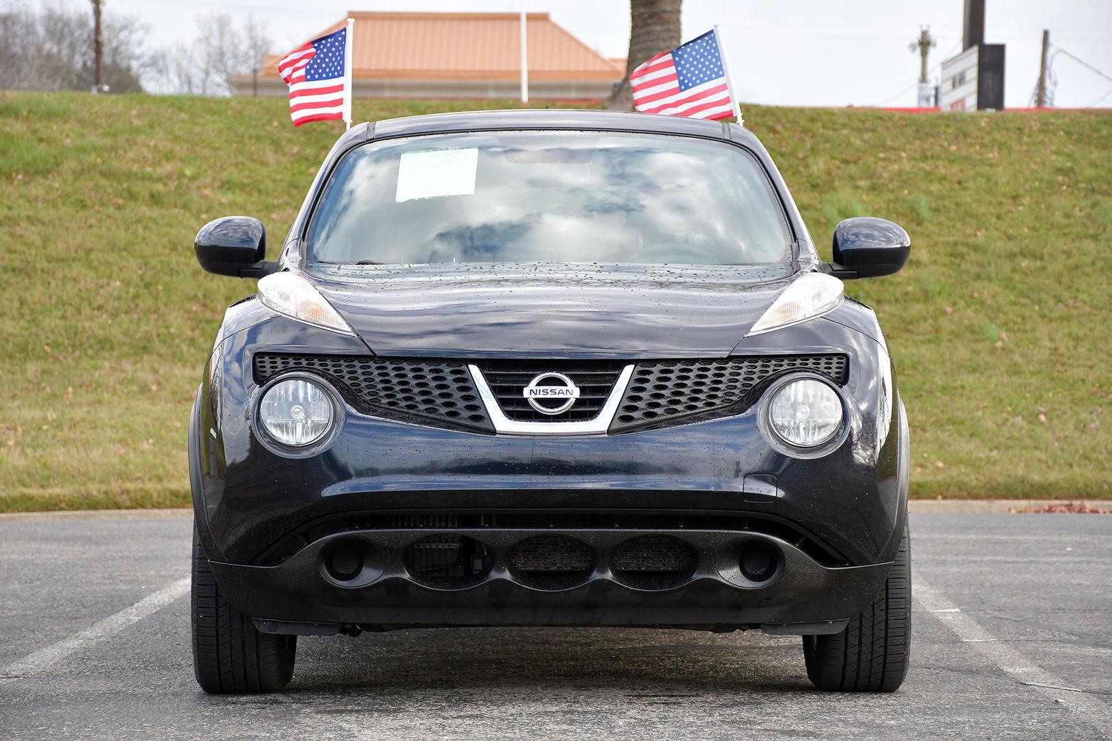 2014 Nissan JUKE S photo 3