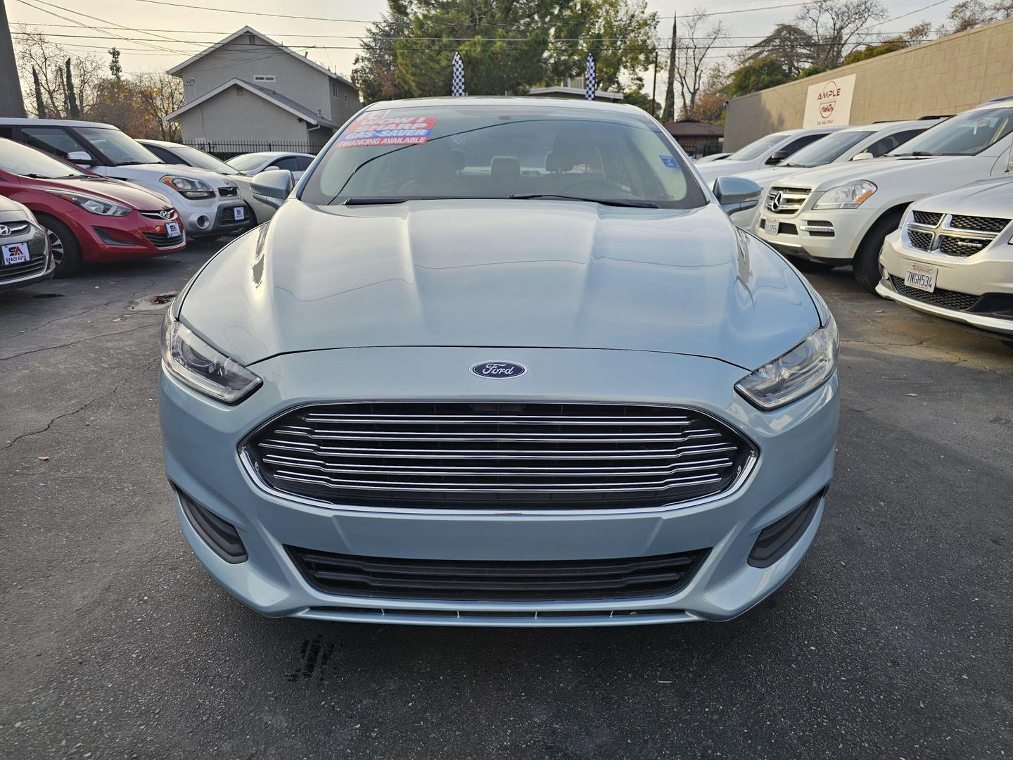 2014 Ford Fusion SE Hybrid photo 2