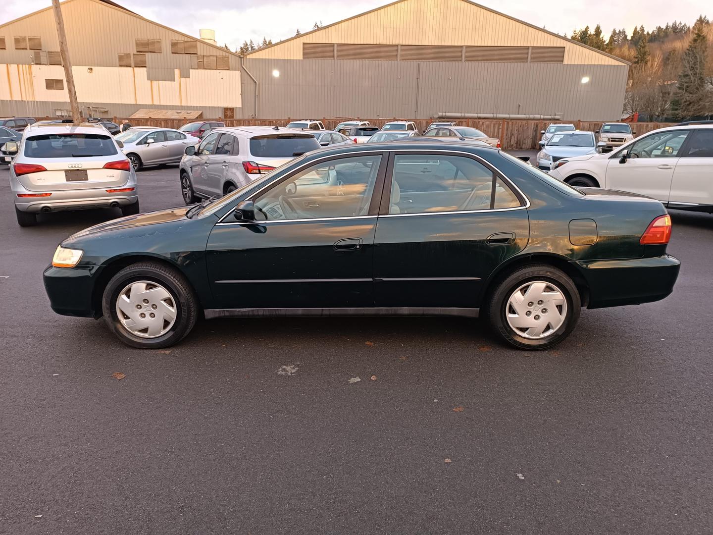 1998 Honda Accord LX photo 5