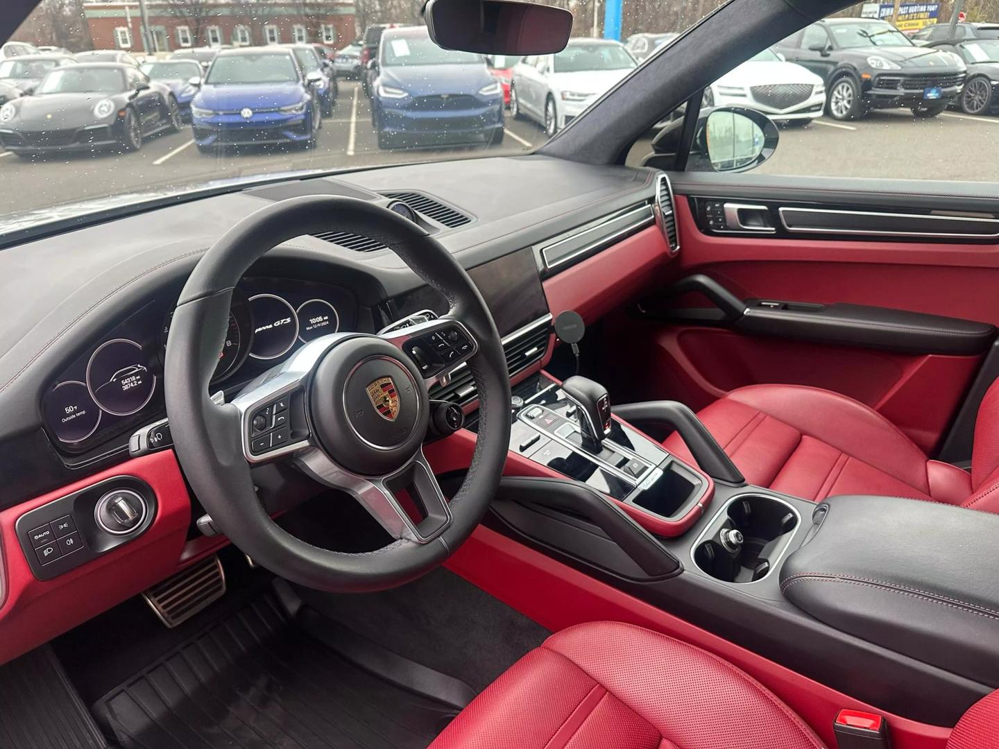 2022 Porsche Cayenne GTS photo 4