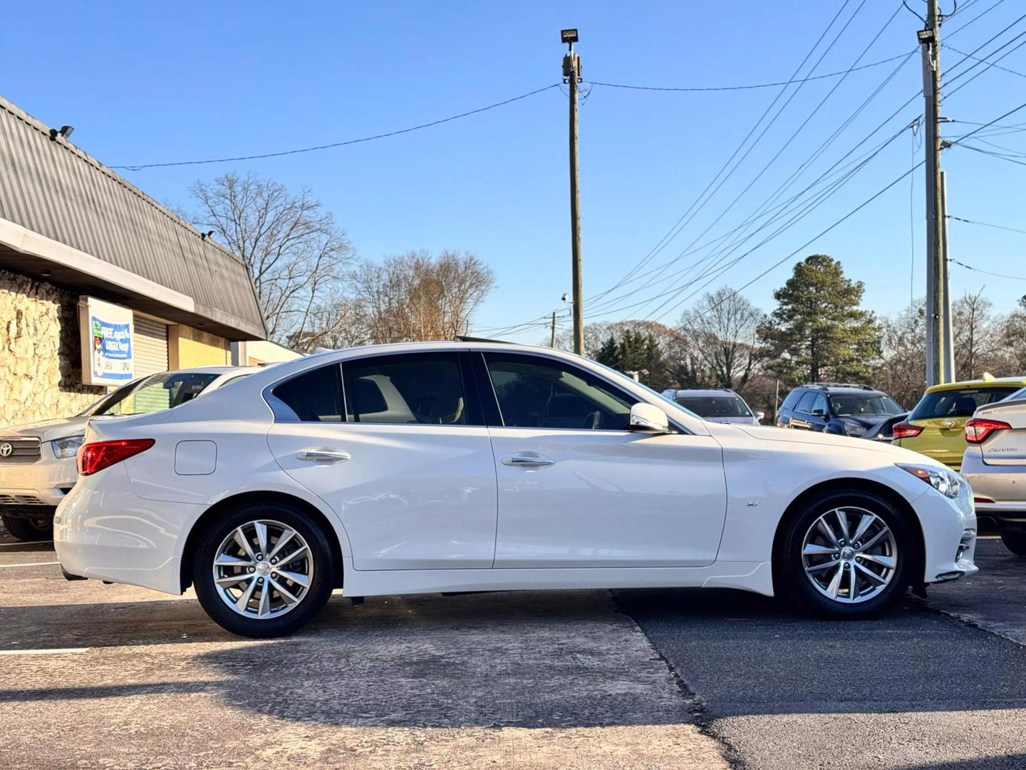 2015 INFINITI Q50 Premium photo 8