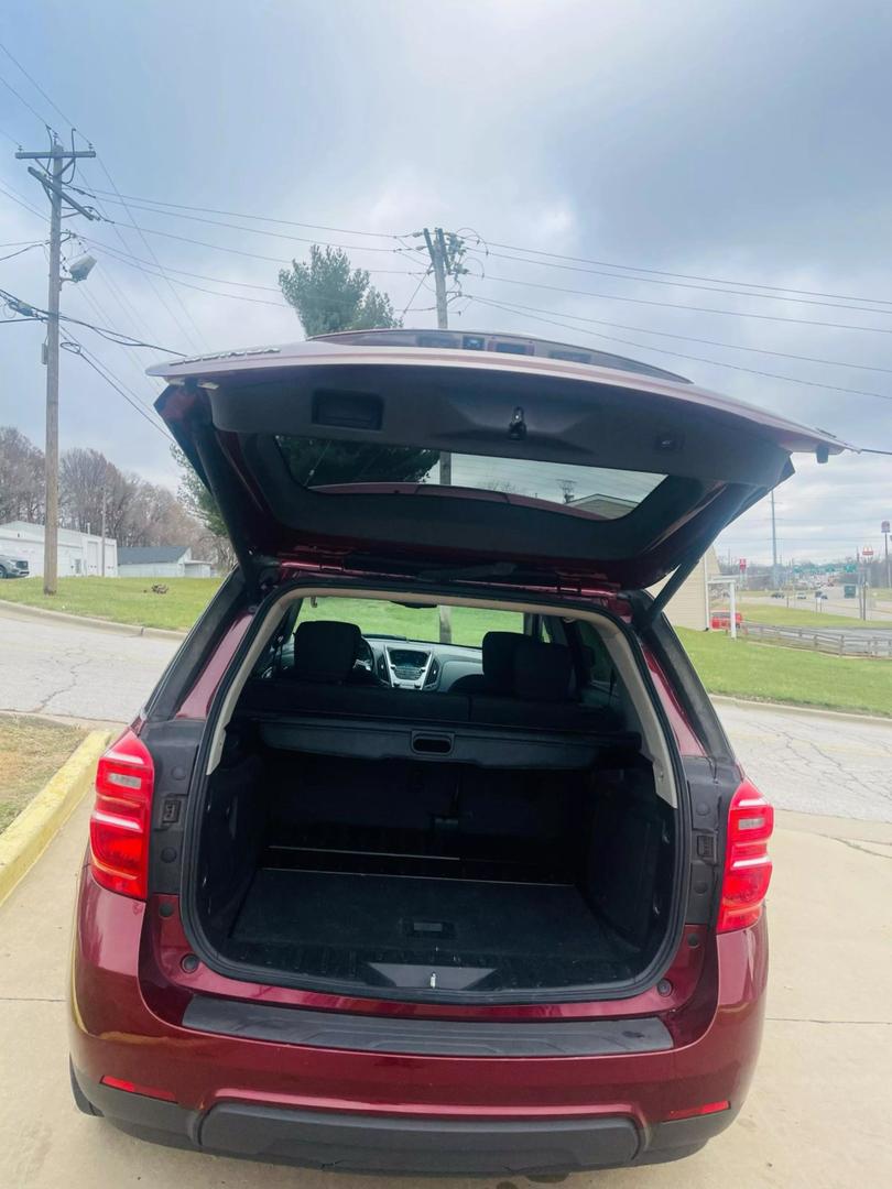 2017 Chevrolet Equinox LT photo 11