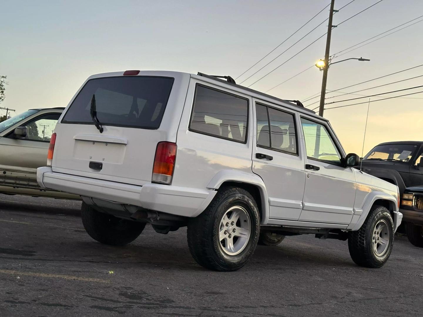 1998 Jeep Cherokee SPORT photo 3