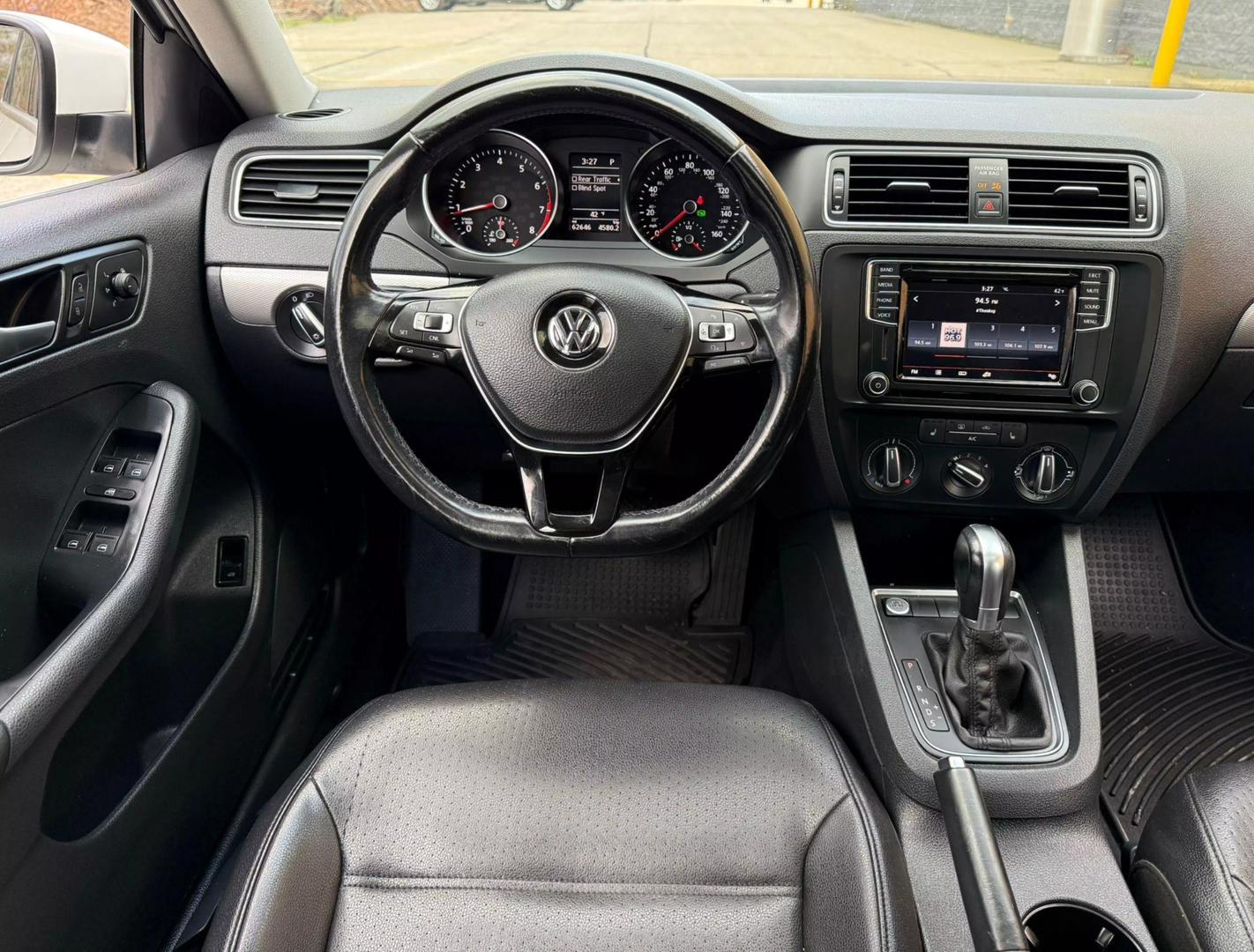 2017 Volkswagen Jetta SE photo 16