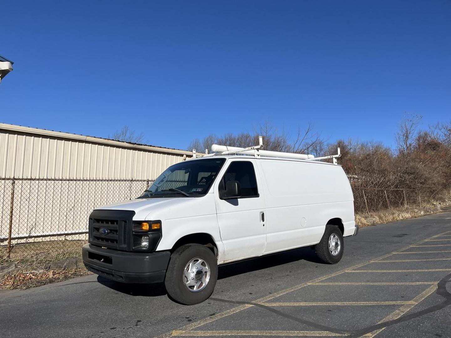 2011 Ford E-Series Econoline Van Commercial photo 12