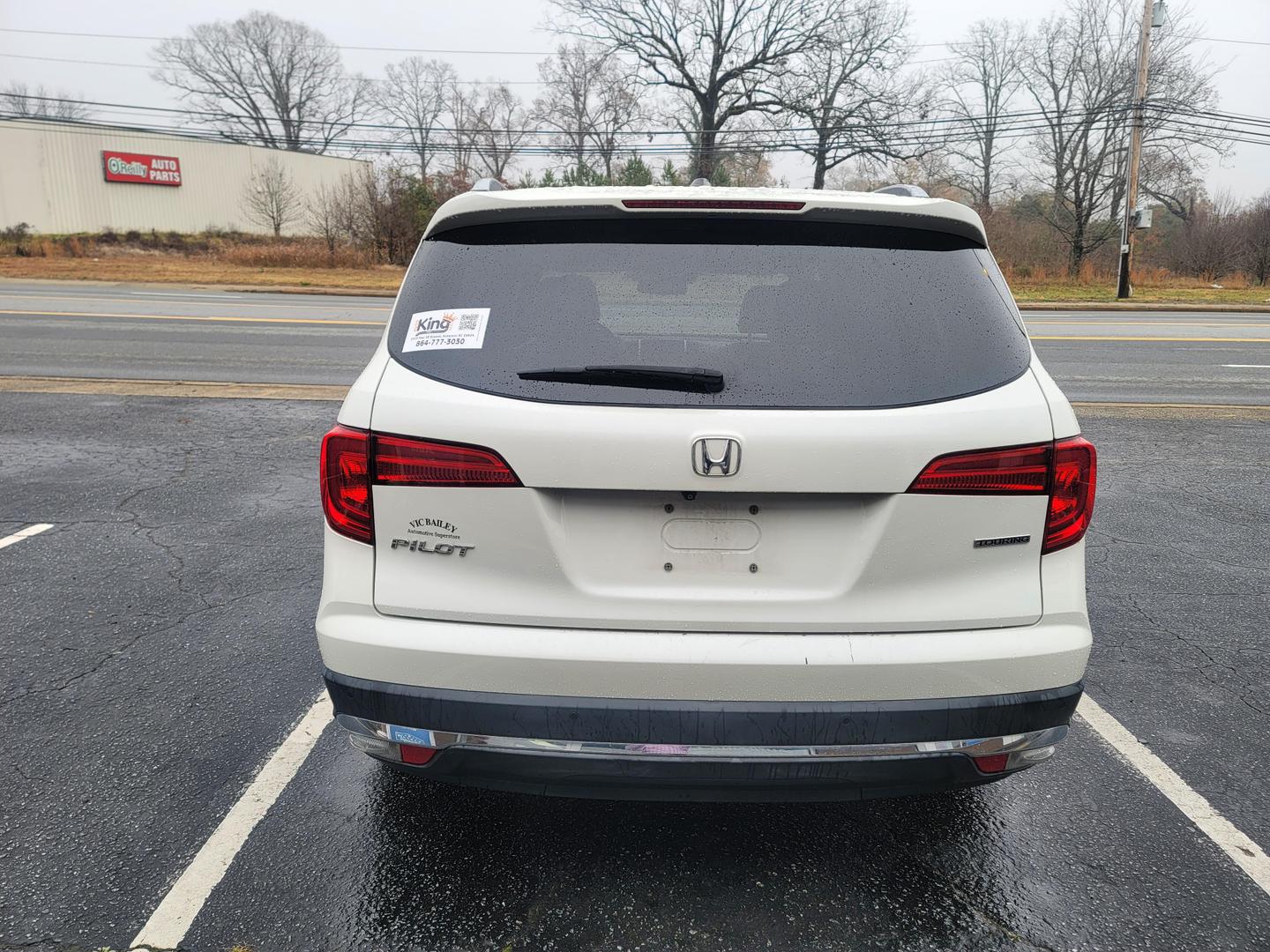 2017 Honda Pilot Touring photo 5