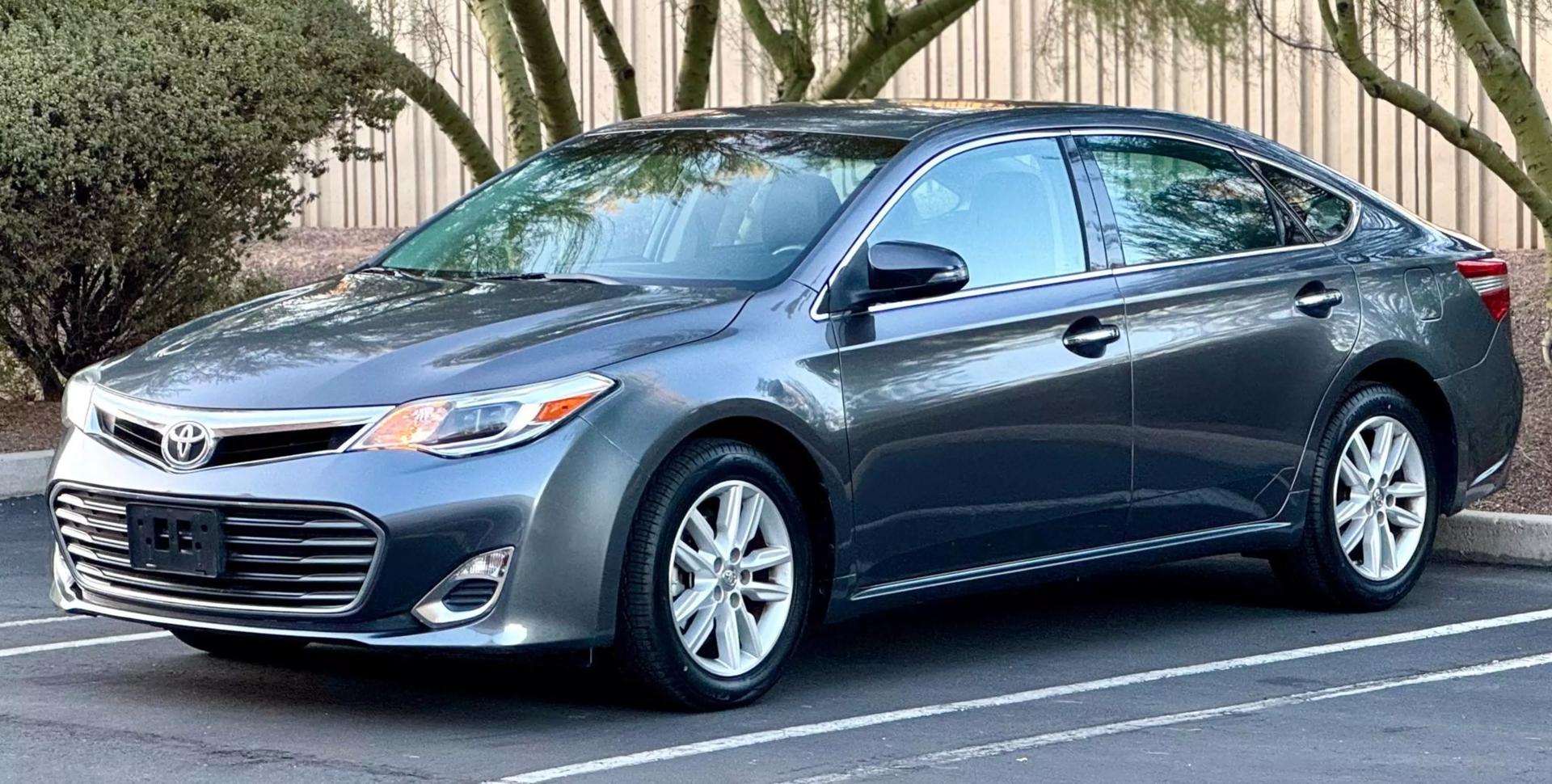 2014 Toyota Avalon XLE photo 3