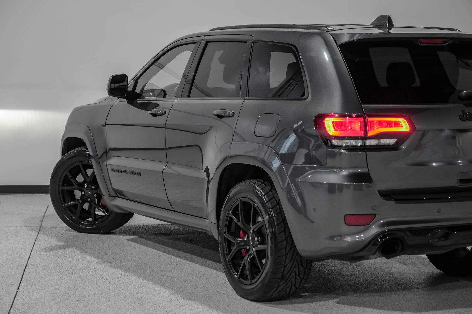 2018 Jeep Grand Cherokee SRT photo 14