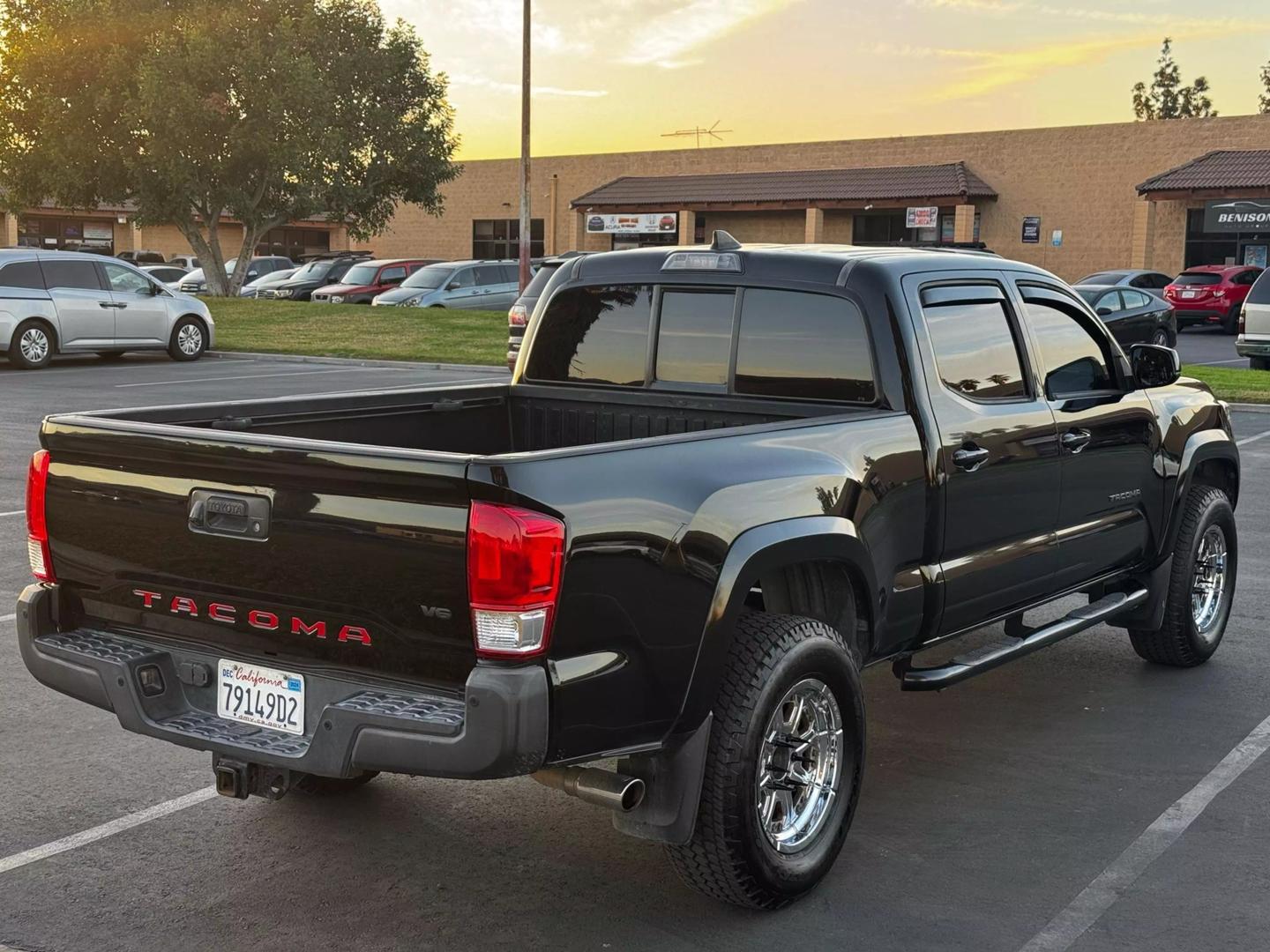 2017 Toyota Tacoma SR5 photo 5