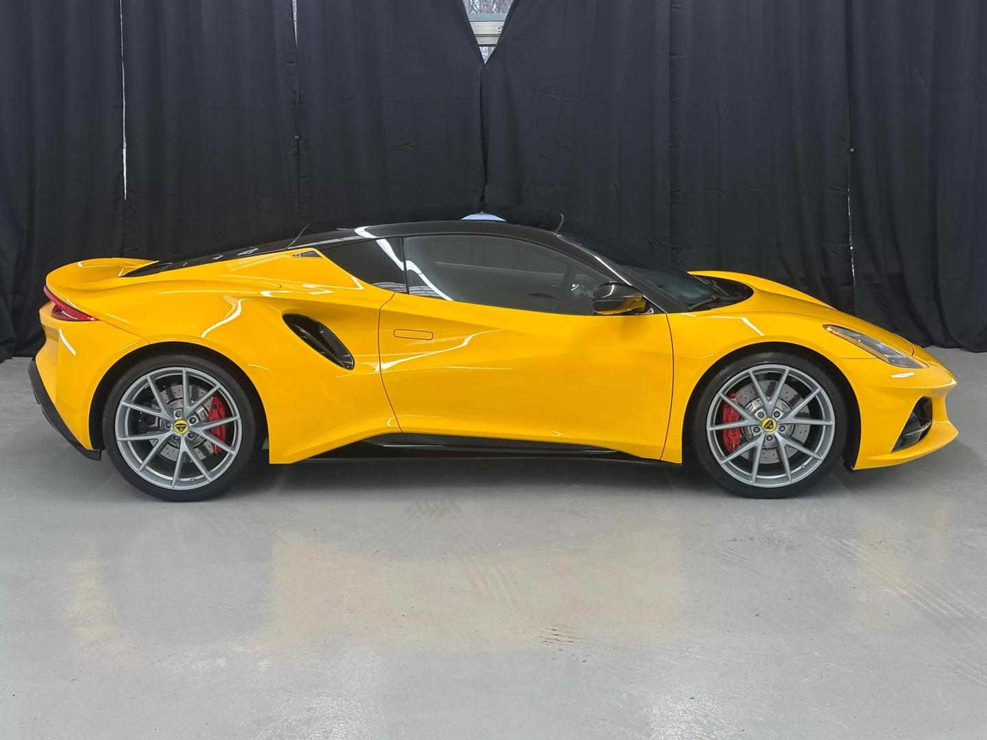 2024 Lotus Emira First Edition photo 18