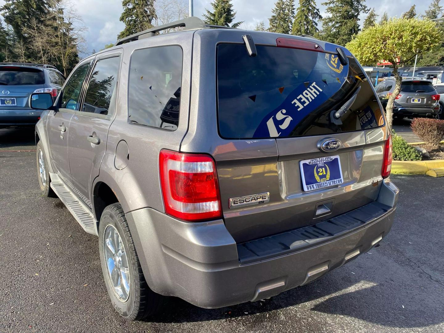 2010 Ford Escape XLT photo 3