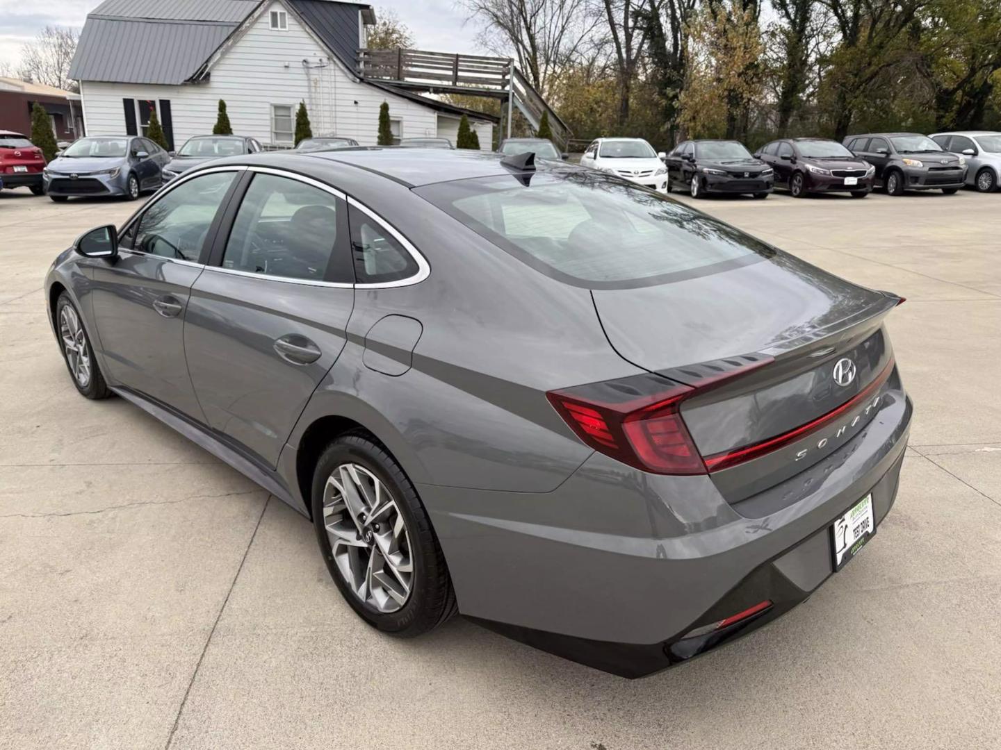 2022 Hyundai Sonata SEL photo 3