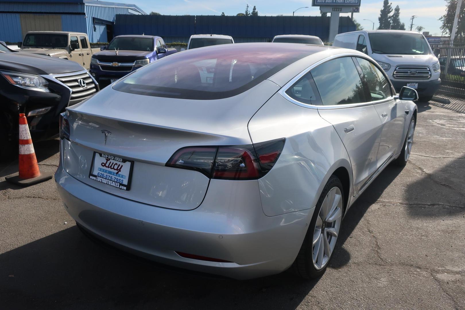 2018 Tesla Model 3 Long Range photo 9