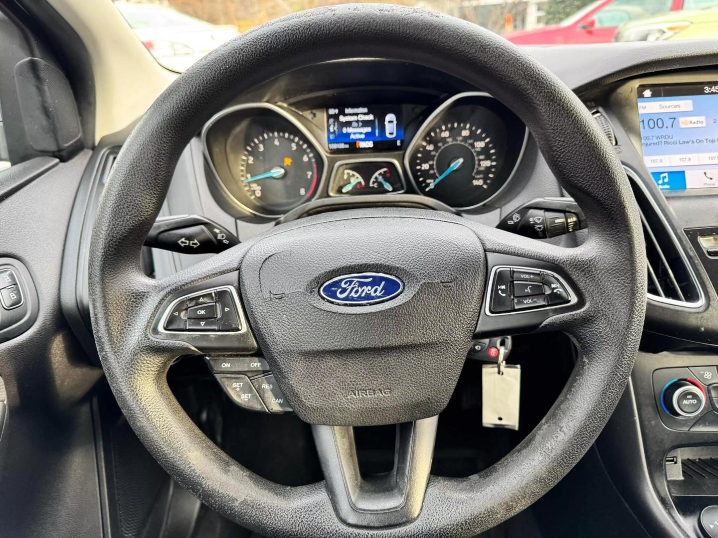 2018 Ford Focus SEL photo 15