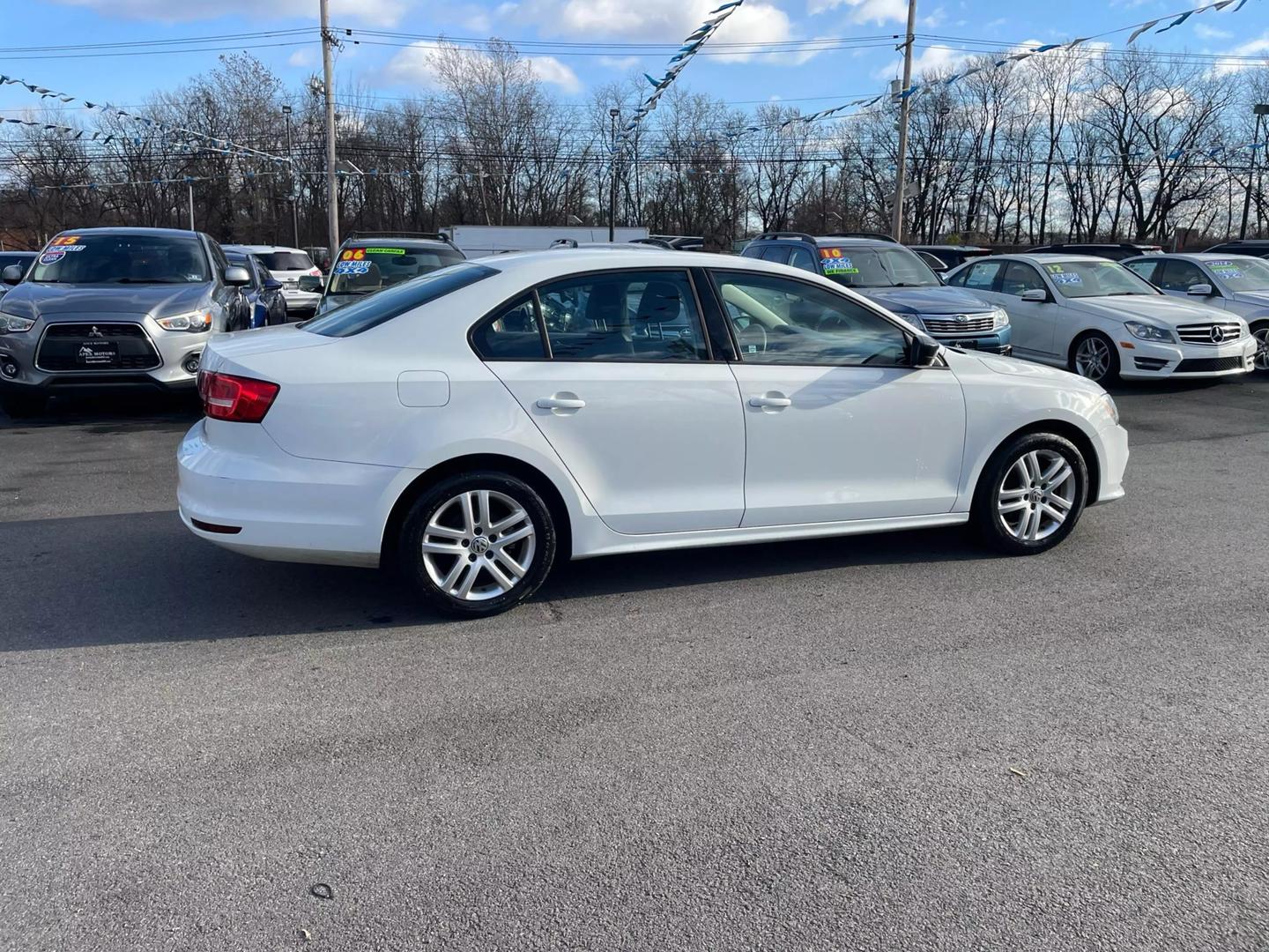 2015 Volkswagen Jetta S photo 16