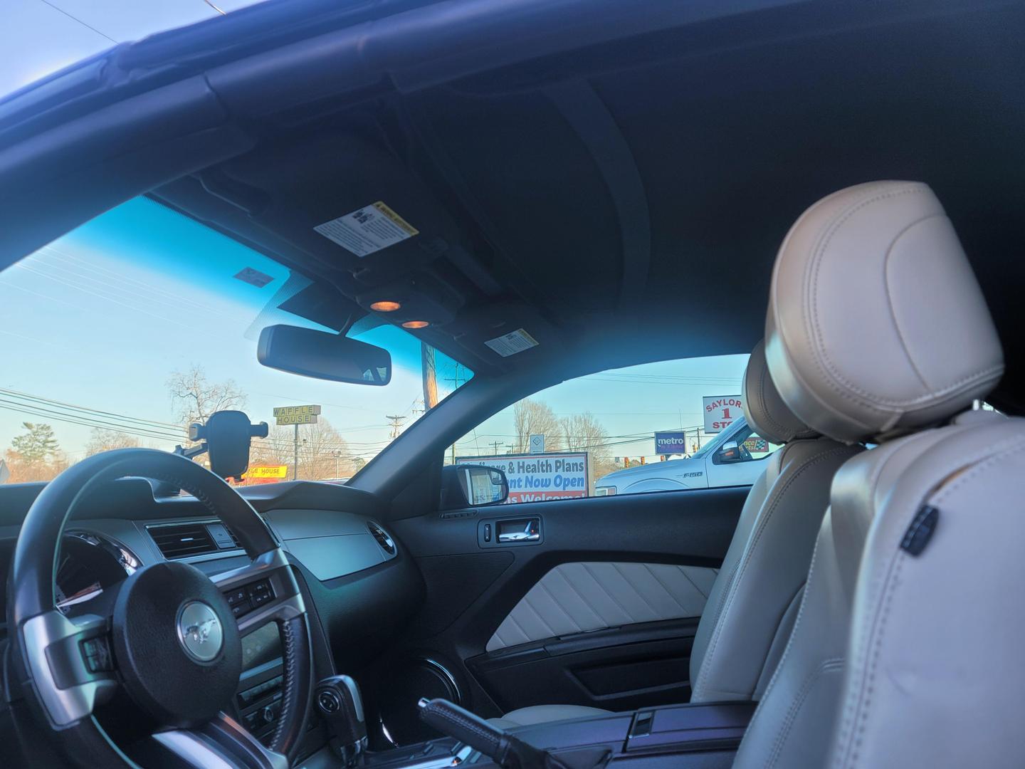 2013 Ford Mustang GT photo 12