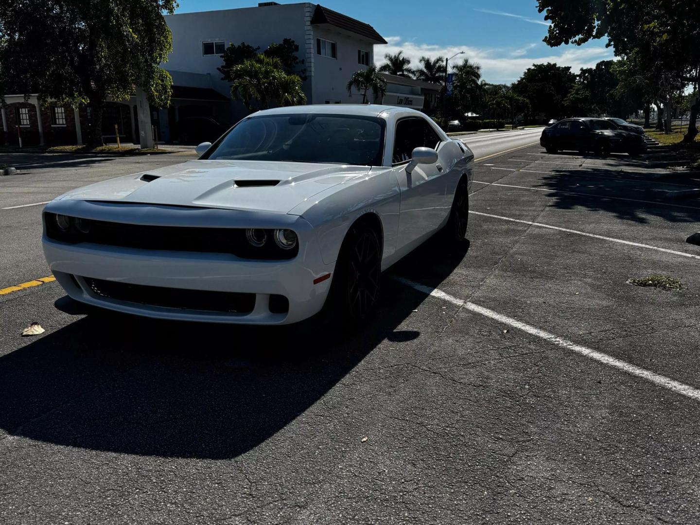 2015 Dodge Challenger R/T photo 3