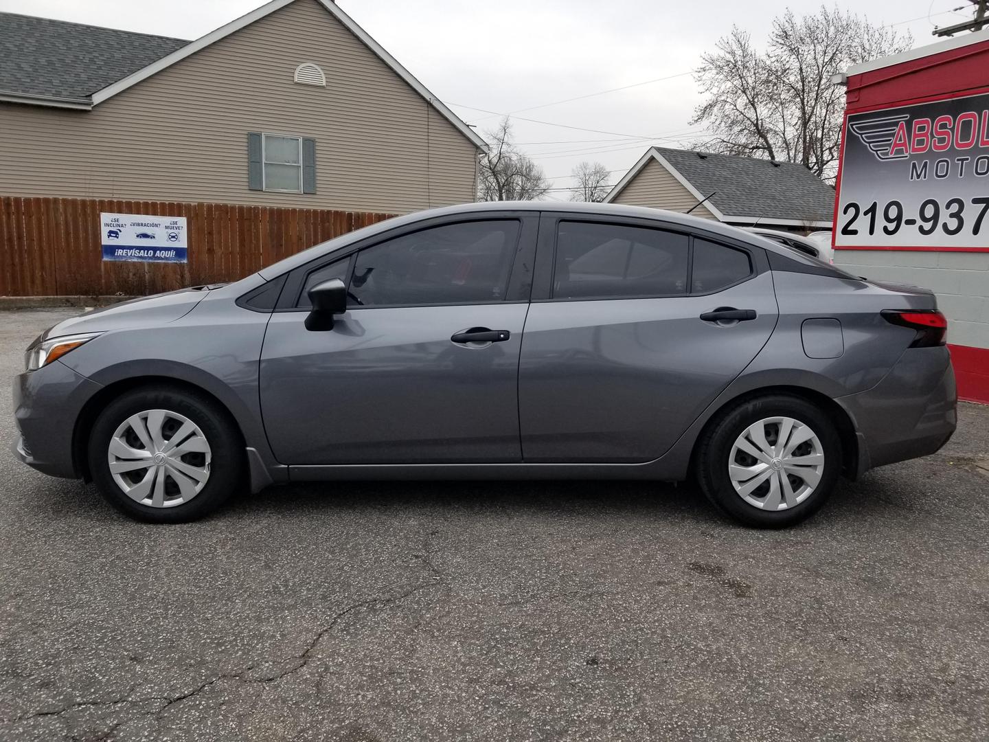 2020 Nissan Versa Sedan S photo 5