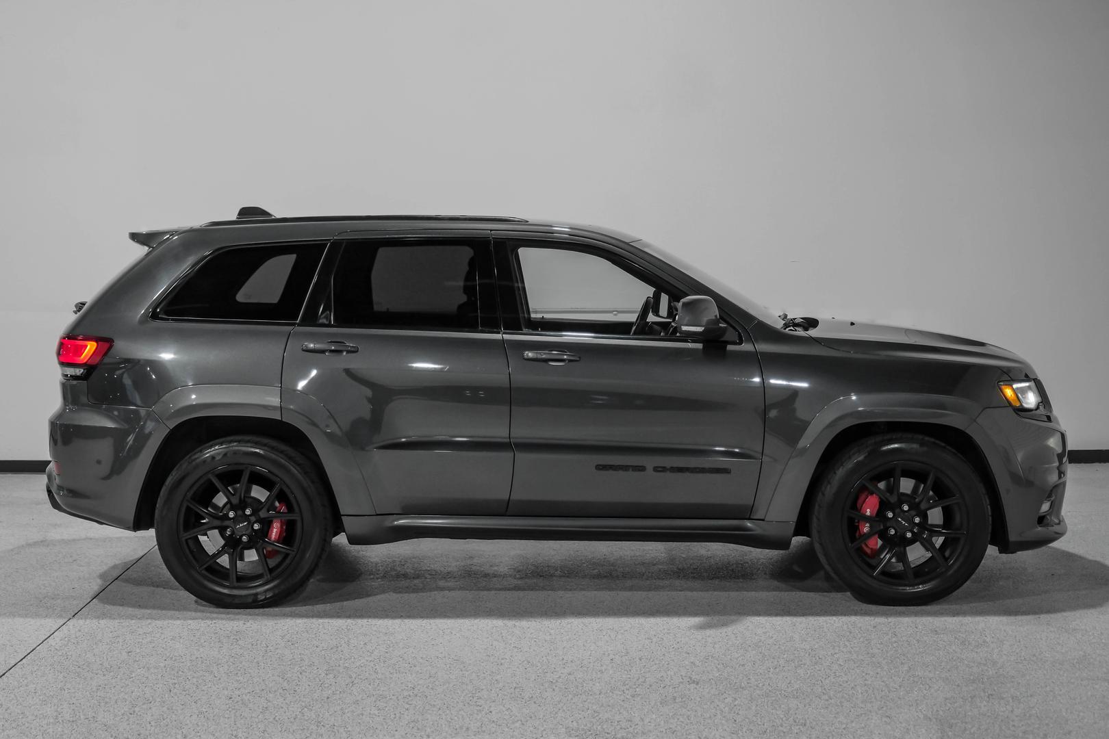 2018 Jeep Grand Cherokee SRT photo 5