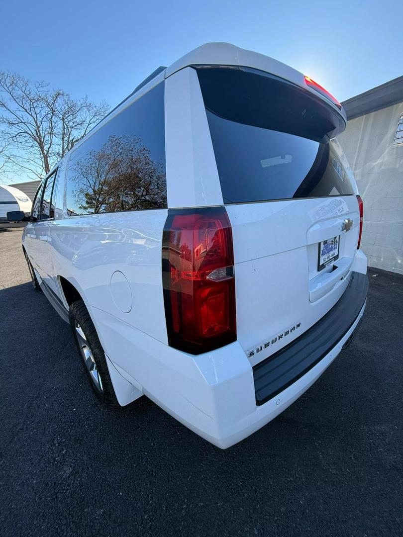 2016 Chevrolet Suburban LT photo 7