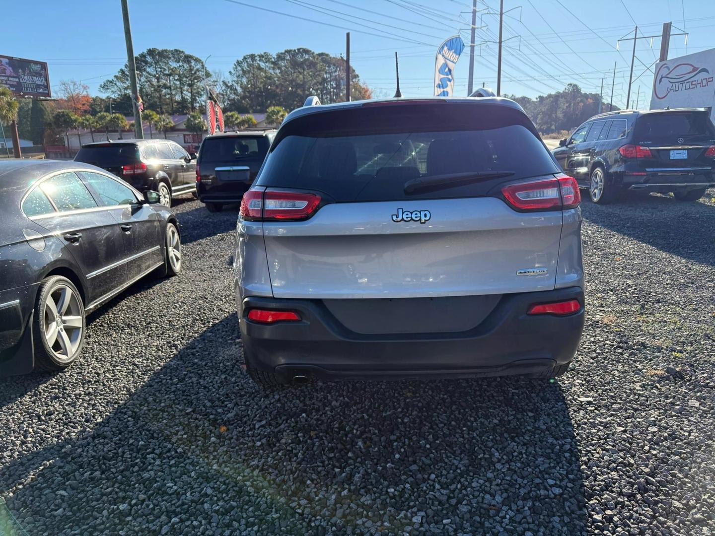 2014 Jeep Cherokee Latitude photo 2