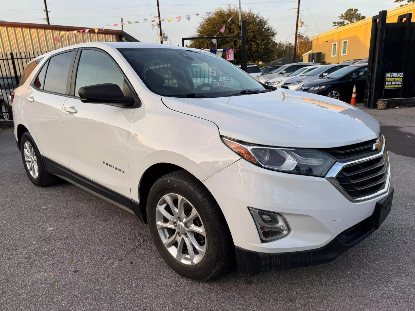 2021 Chevrolet Equinox LS photo 3