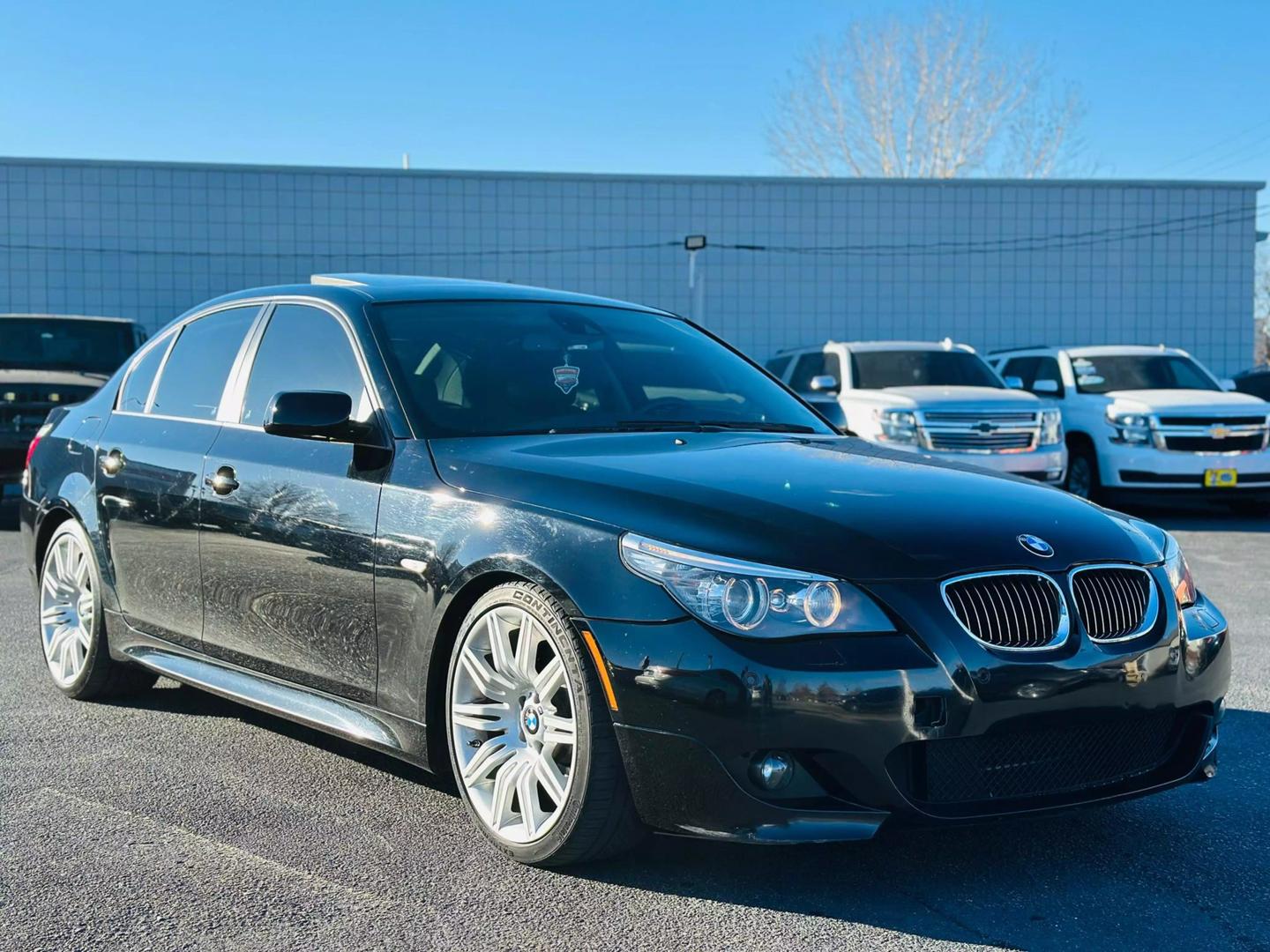 2008 BMW 5 Series 550i photo 2