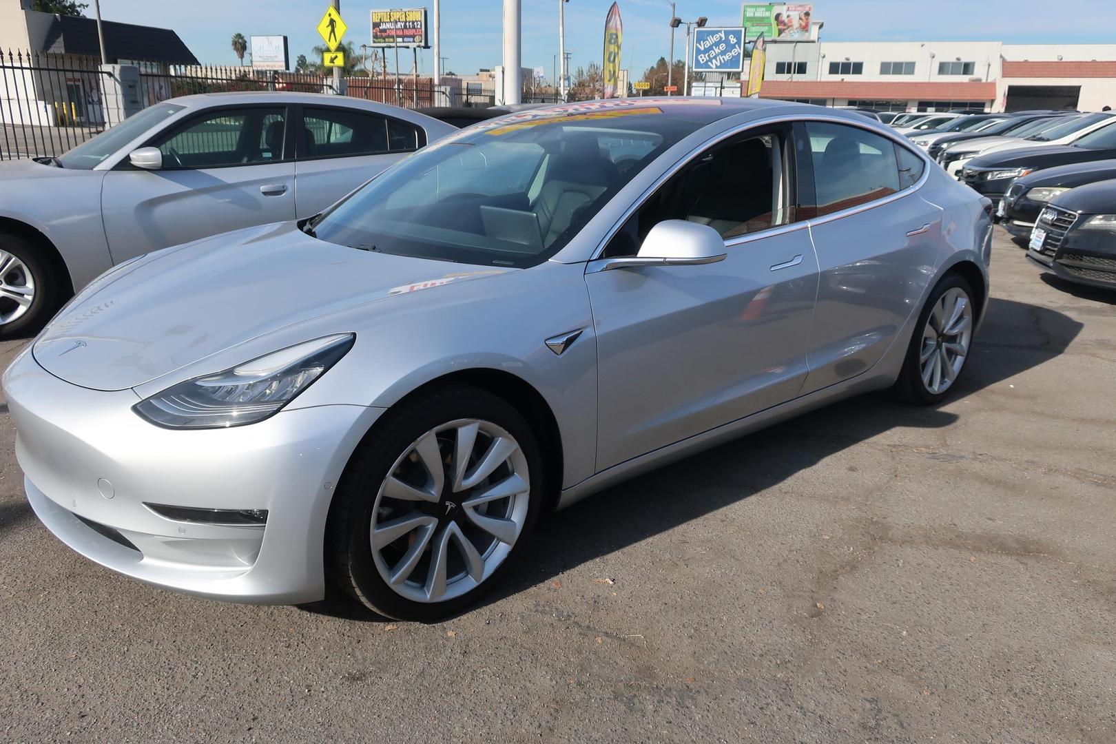 2018 Tesla Model 3 Long Range photo 3