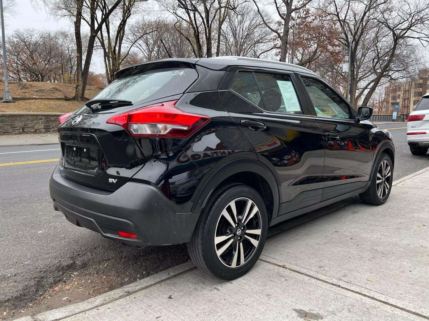 2019 Nissan Kicks SV photo 6