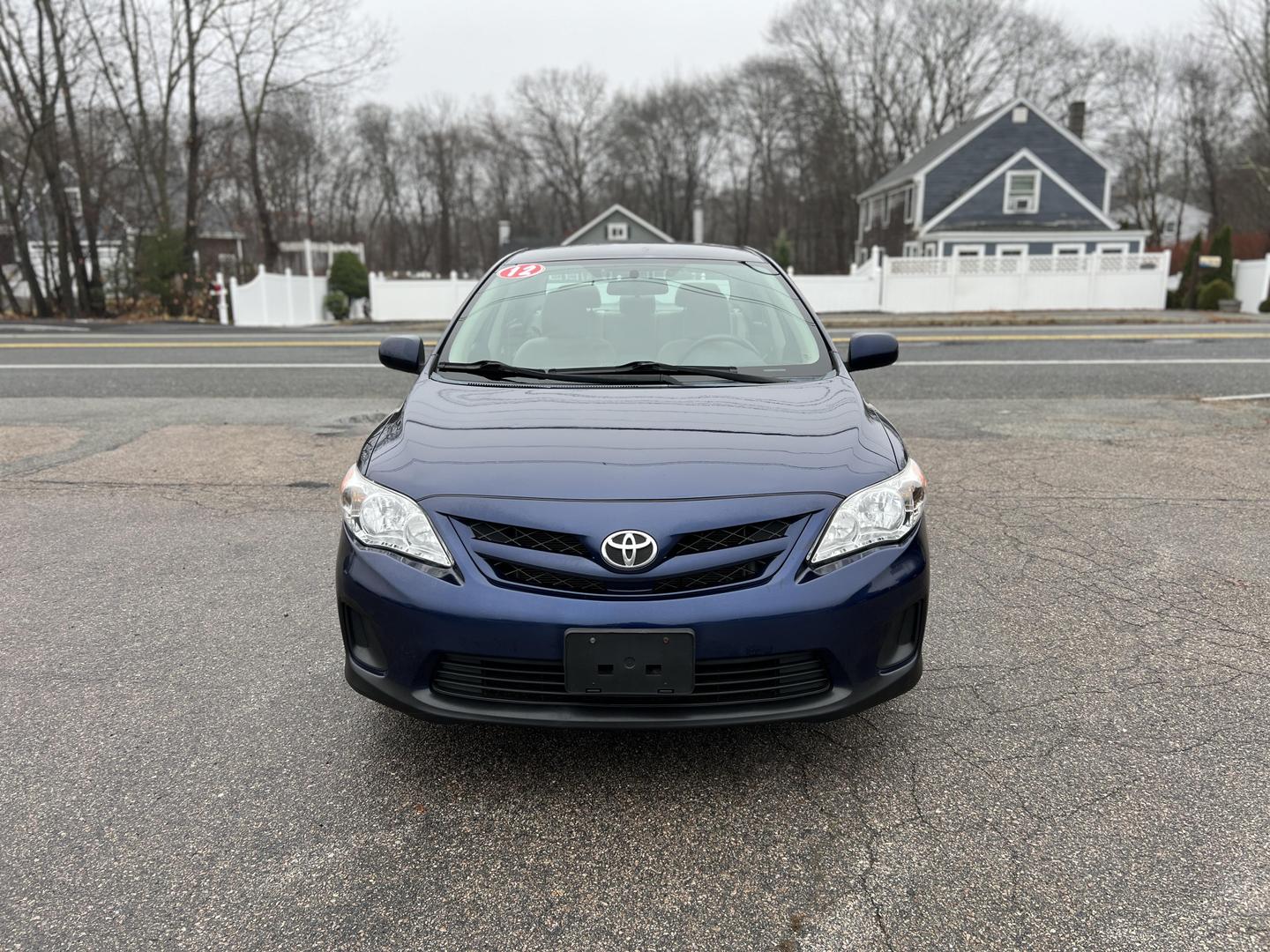 2012 Toyota Corolla LE photo 8